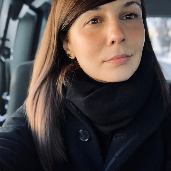 Meet your posher, Andrea! - Picture 1 of 1